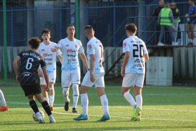 Igloopol Dębica lepszy od Błękitnych Ropczyce. Dwa gole wpadły w samej końcówce