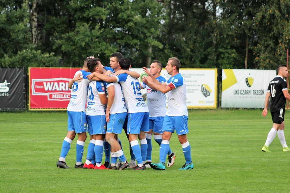 Czarni Trześń przegrali siódmy mecz w tym sezonie z rzędu. (fot. Łukasz Żyła)