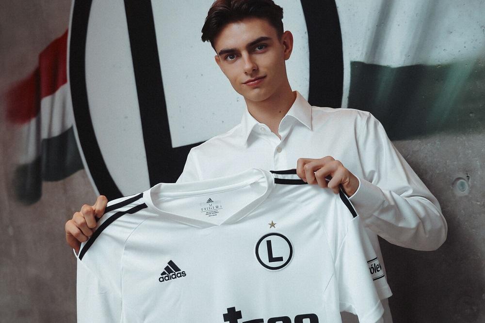 Igor Strzałek najbliższe pół roku ma spędzić w PGE FKS Stali Mielec. (fot. Legia)