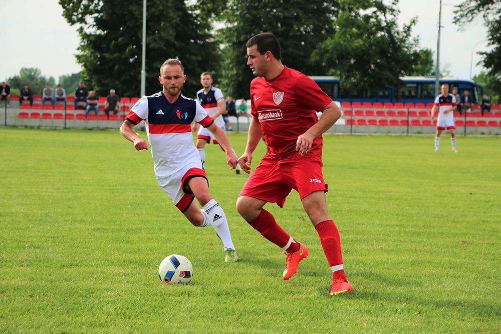 KS Wiązownica (czerwone strone) rozgromiła Sokół Nisko (fot. archiwum)