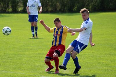 Gracze Stali Gorzyce (białe koszulki) już 11 lipca spotkają się na pierwszym treningu.