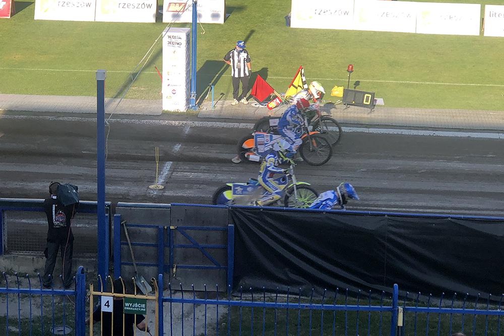 RzTŻ Rzeszów pokonał Kolejarza Opole w meczu 1. kolejki 2 ligi żużowej.