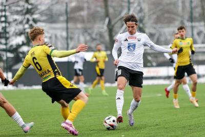 WIDEO: Wiślanie Skawina - Siarka Tarnobrzeg 2-1 [SKRÓT MECZU]