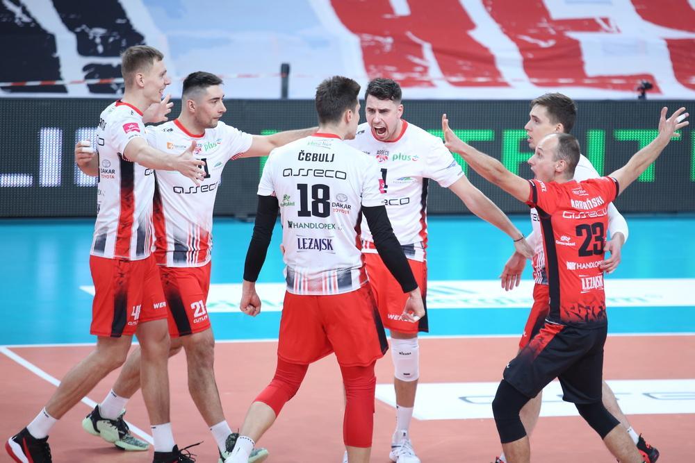 Asseco Resovia Rzeszów w tie-breaku pokonała PGE Skrę Bełchatów (fot. Patryk Górecki)