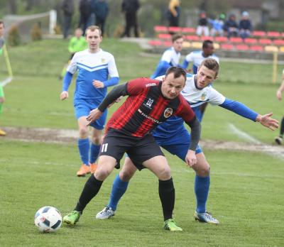 Z piłką Tomasz Walat (fot. Patryk Górecki / archiwum)