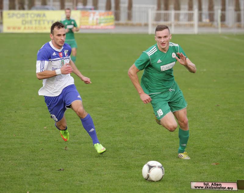 Na zdjęciu z piłką Jacek Tyburczy (fot. zksizolator.eu)