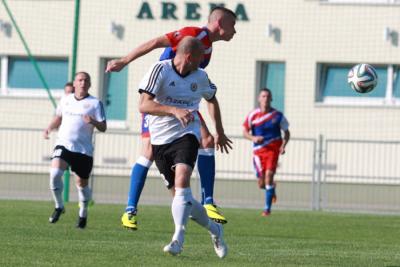 Polonia zatrzymała Izolator. Dwa nieuznane gole Szczoczarza