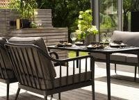 Wady i zalety mebli ogrodowych metalowych