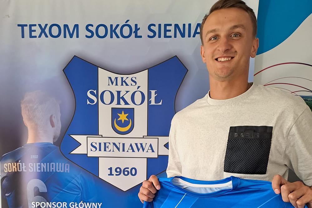 Na zdjęciu Jakub Czarniecki, nowy zawodnik Sokoła Sieniawa (fot. facebook / Sokół Sieniawa)