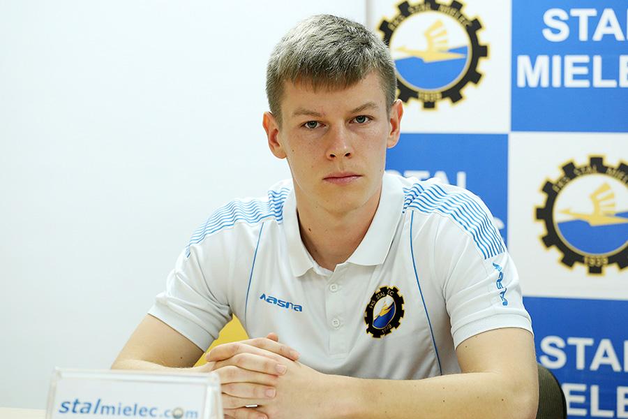 Na zdjęciu Jakub Żubrowski, kapitan Stali Mielec i strzelec pierwszego gola w meczu z Zagłębiem Sosnowiec (fot. stalmielec.com)