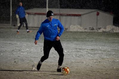 Pięć goli w sparingu JKS-u z Polonią. Mecz przerwał śnieg 