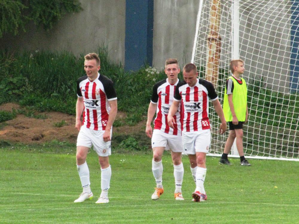 Resovia prowadziła z Tomasovią 1-0, ale dała sobie strzelić gola i tylko zremisowała (fot. Jakub Kwiecień)