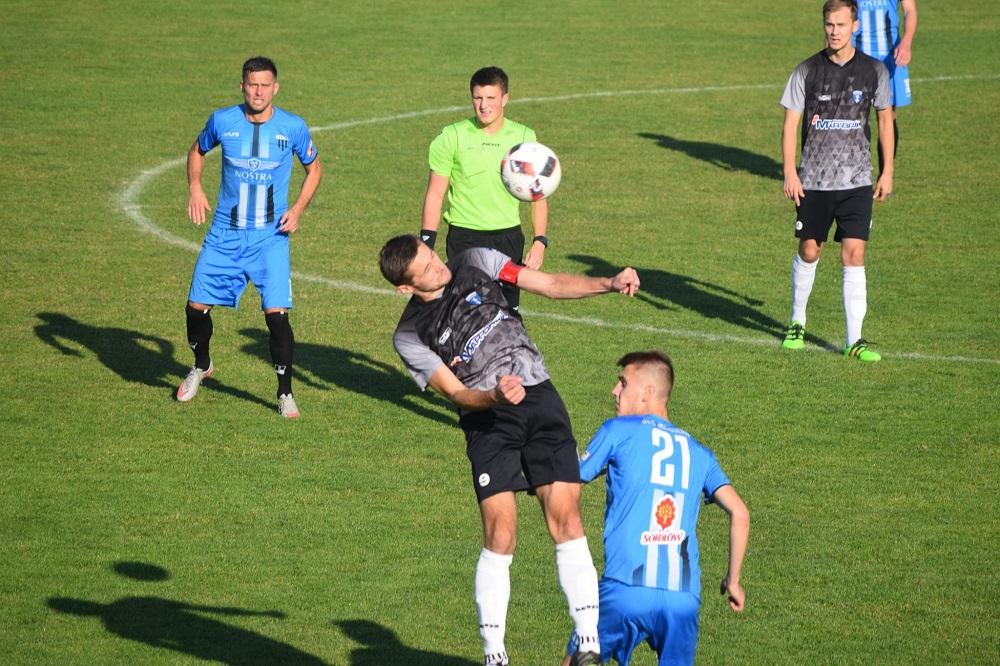 JKS Jarosław zremisował z Błękitnymi Ropczyce 2-2. (fot. JKS Jarosław)