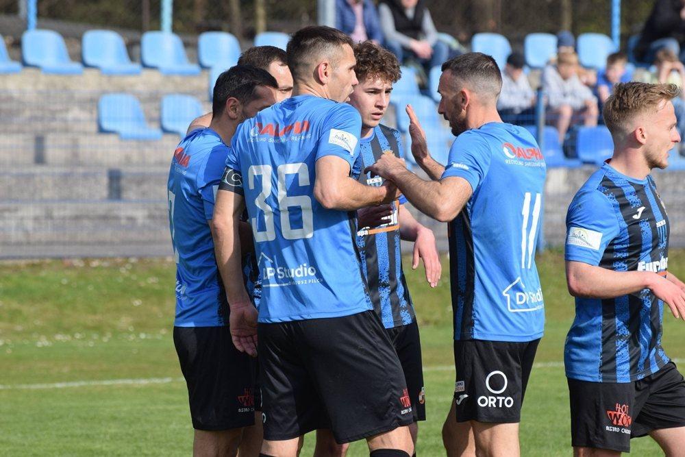 JKS Jarosław zdeklasował rywali ( fot. Dominik Budzowski)