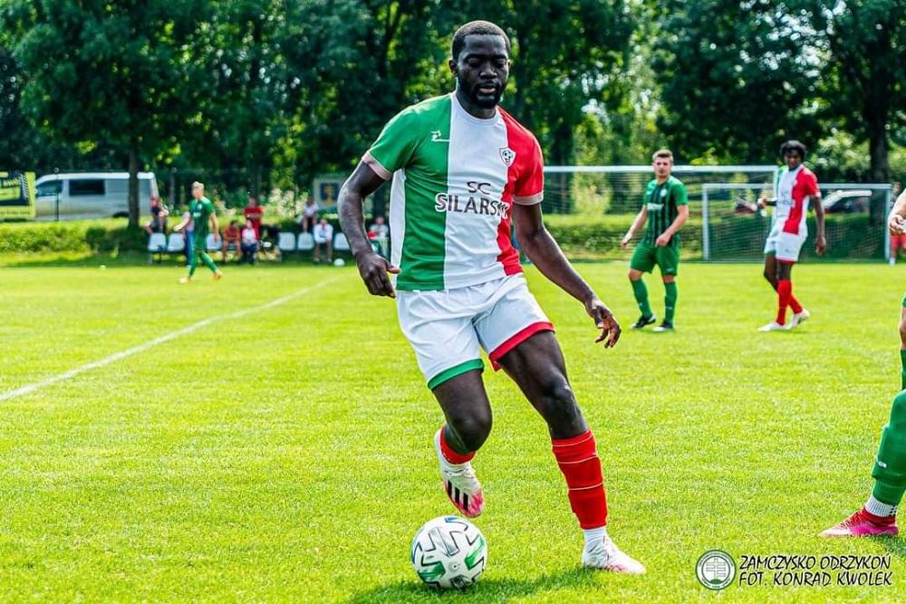 Jonathan Diumasumbu Longe wrócił do Cosmosu Nowotaniec! (fot. Konrad Kwolek)