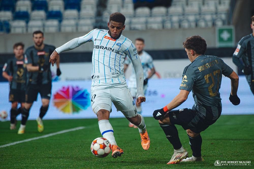 Jonathan Junior trafi w zimie do Wieczystej Kraków? (fot. Stal Rzeszów/Robert Skalski)