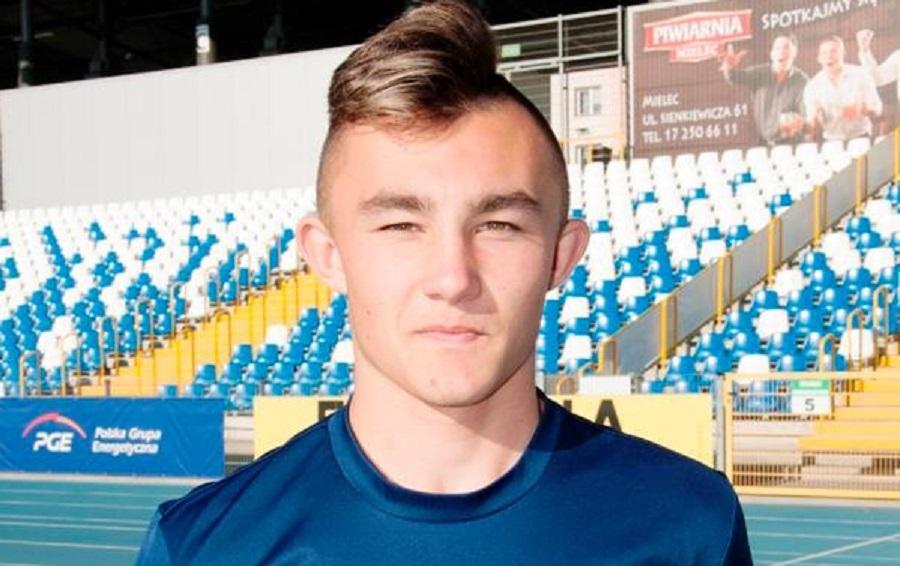 Kacper Sadłocha karierę będzie kontynuował we francuskim RC Lens. (fot. SMS Mielec)