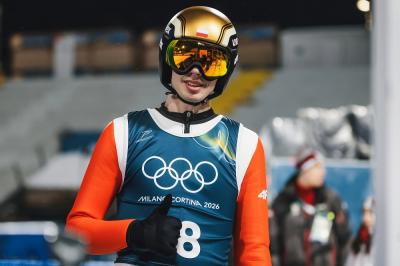 Kacper Tomasiak wicemistrzem olimpijskim! Kapitalny konkurs Polaka w Predazzo