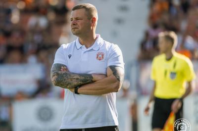 Na zdjęciu Kamil Kuzera, trener Resovii (fot. Paweł Golonka / cwks-resovia.pl)