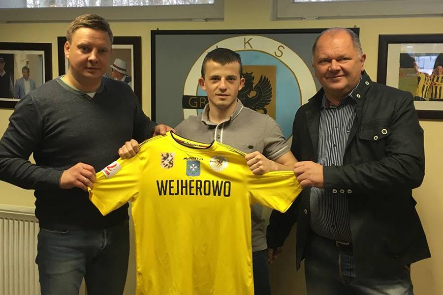 Kamil Jakubowski zmienił Siarkę Tarnobrzeg na Gryf Wejherowo (fot. facebook.com / WKS Gryf Wejherowo)