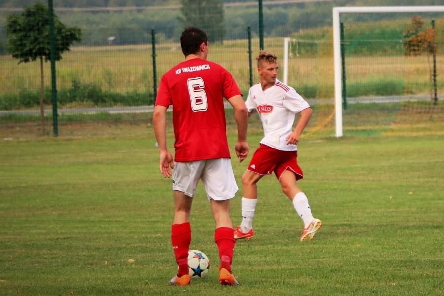 Kamil Pydych (biała koszulka) może przenieść się z Rzemieślnika Pilzno do Wisłoka Wiśniowa (fot. Natalia Styś)