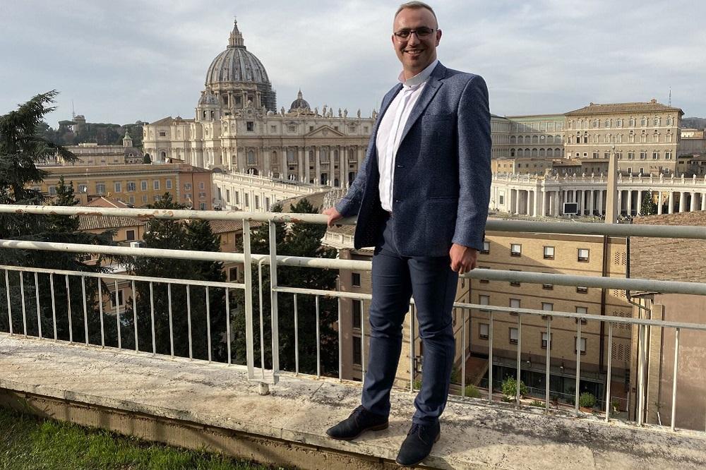 Maciej Igielski został nowym kapelanem Stali Mielec. (fot. Stal Mielec)