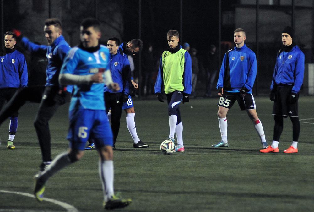 Piłkarze Karpat Krosno w jednym z meczów sparingowych zmierzyli się z Widzewem Łódź.