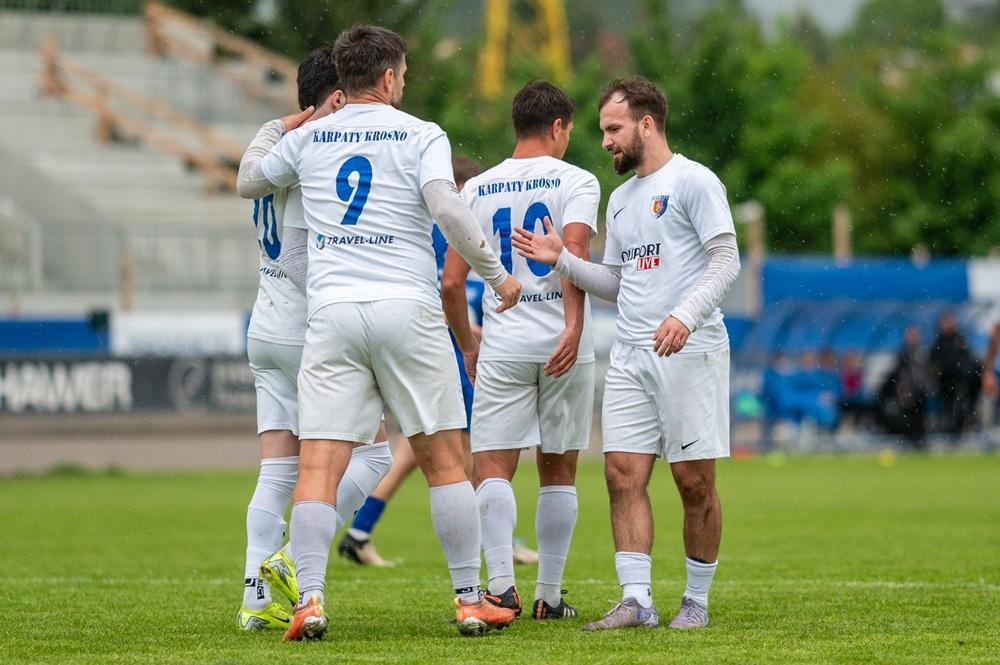 Karpaty na remis z Pogonią-Sokołem w sparingu (fot. Karpaty Krosno)