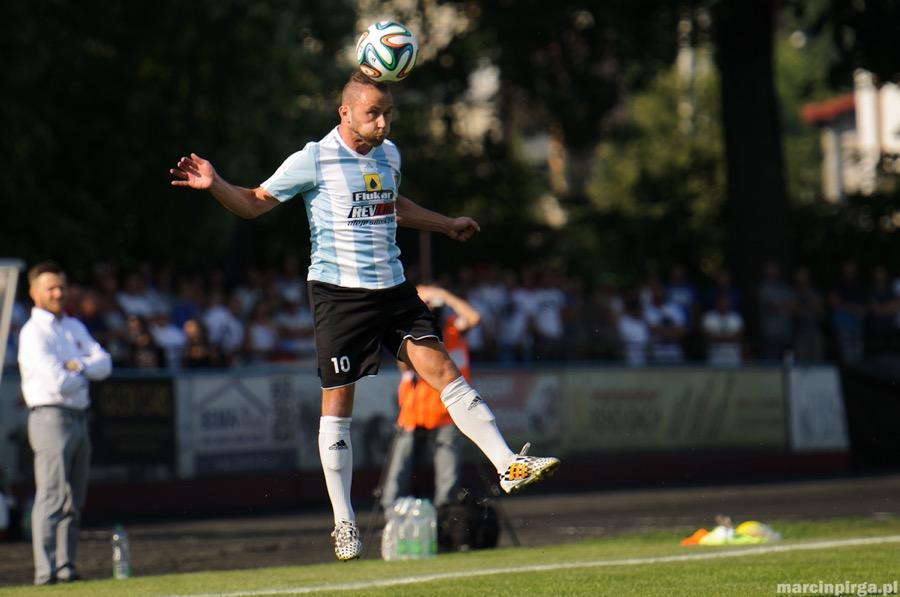 Kamil Walaszczyk jeszcze nie tak dawno był czołowm zawodnikiem Karpat Krosno. Teraz gra w Pisarowcach (fot. Marcin Pirga)