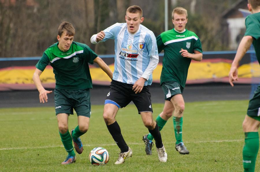 Wisłoka Dębica (zielone stroje) przegrała z Chełmianką 1-2 (fot. Marcin Pirga)