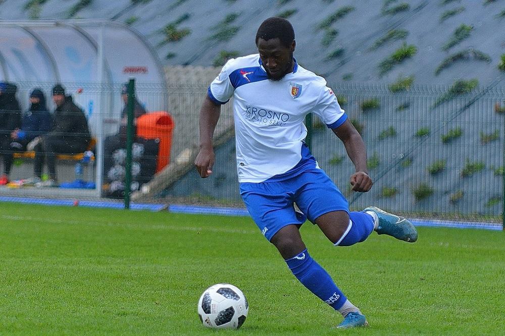Samuel Asante (na zdjęciu) zdobył jedną bramkę w meczu z Sokołem Nisko. (fot. Konrad Kwolek)