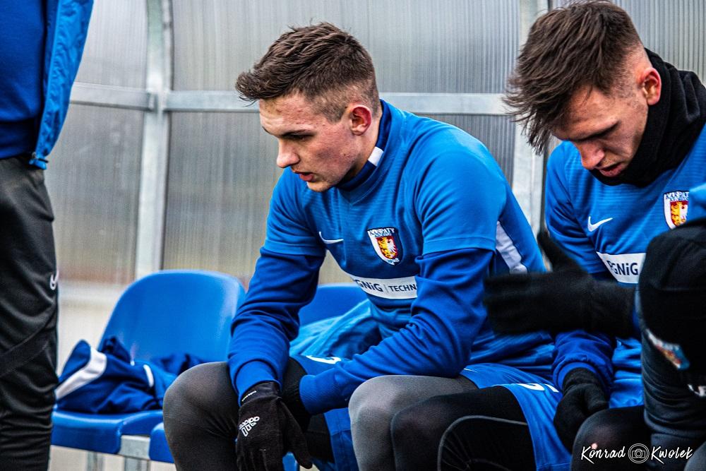 Karpaty Krosno po fatalnym początku rundy wiosennej praktycznie pożegnały się z grą o awans do 3 ligi! (fot. Konrad Kwolek)