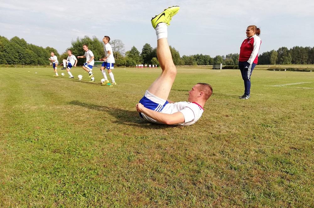 Na zdjęciu Anna Klufas przed jednym z meczów swojej drużyny (fot. Start Lisie Jamy)
