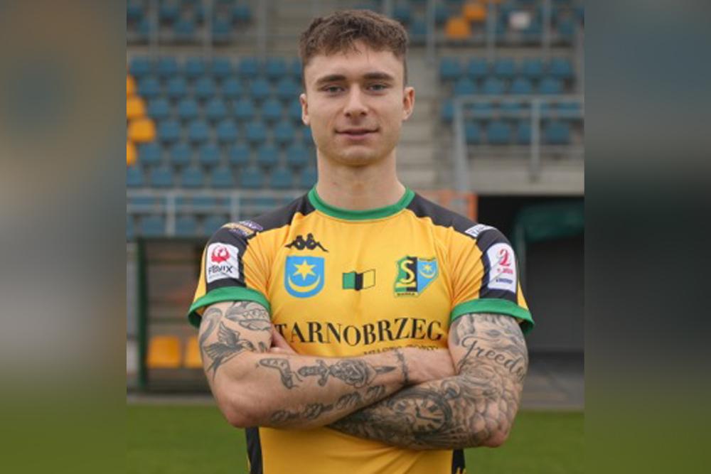 Konrad Misztal przedłużył kontrakt z Siarką Tarnobrzeg do końca sezonu 2026/2027 (fot. siarka-tarnobrzeg.pl)