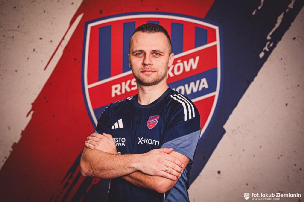 Konrad Czapeczka dołączył do sztabu szkoleniowego Rakowa Częstochowa! (fot. Raków)