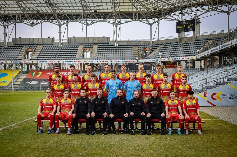 Korona II Kielce nie zostanie wycofana z rozgrywek 3 ligi gr. IV. (fot. Korona Kielce)