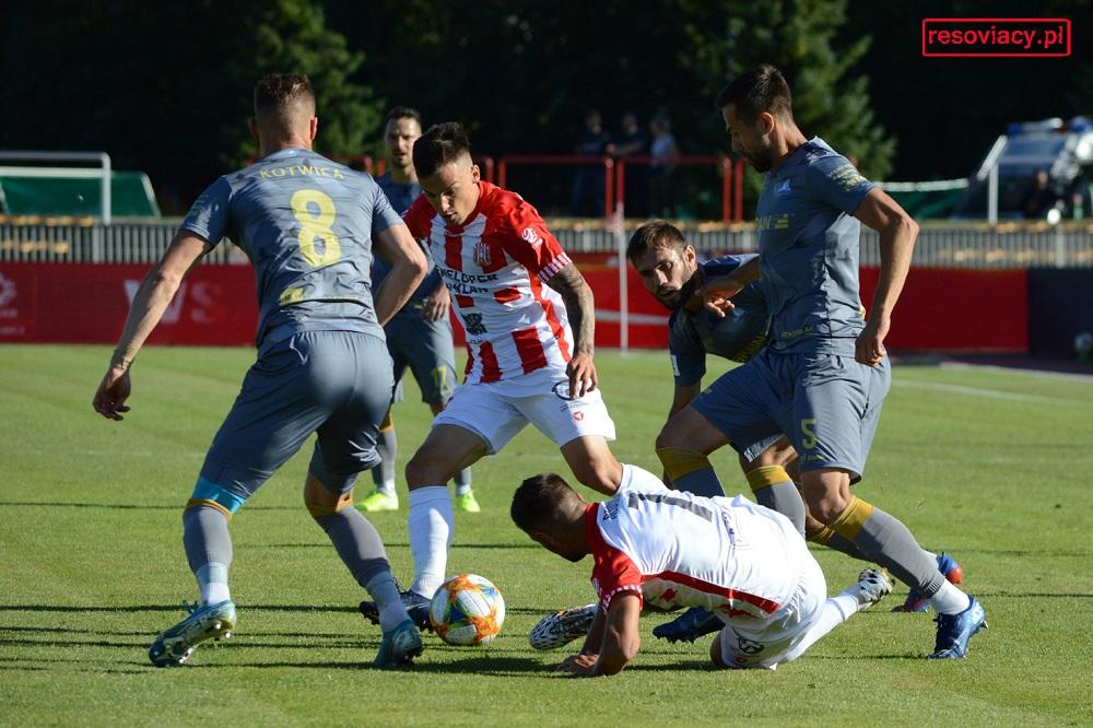 Sergiej Krykun (w środku) wciąż negocjuje z Apklan Resovią. (fot. Resovia)