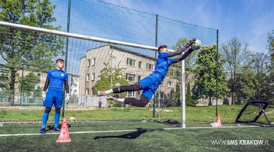 Krystian Buła będzie nowym bramkarzem Sokoła Sieniawa. (fot. SMS Krakow)