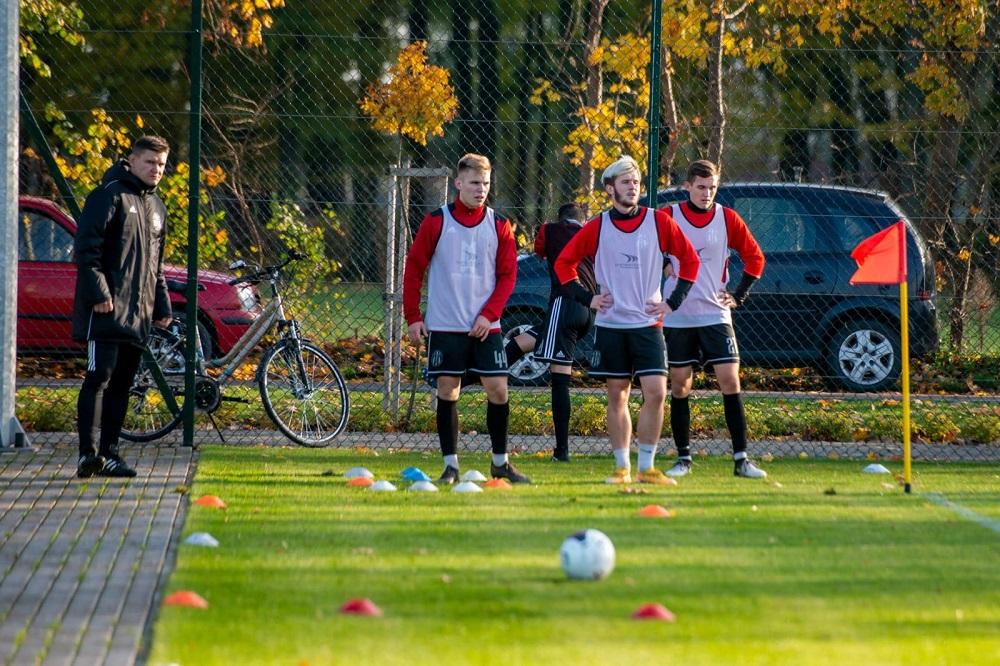 Krzysztof Jędruch (po lewej) zostanie pierwszym szkoleniowcem Wólczanki Wólka Pełkińska. (fot. archiwum)
