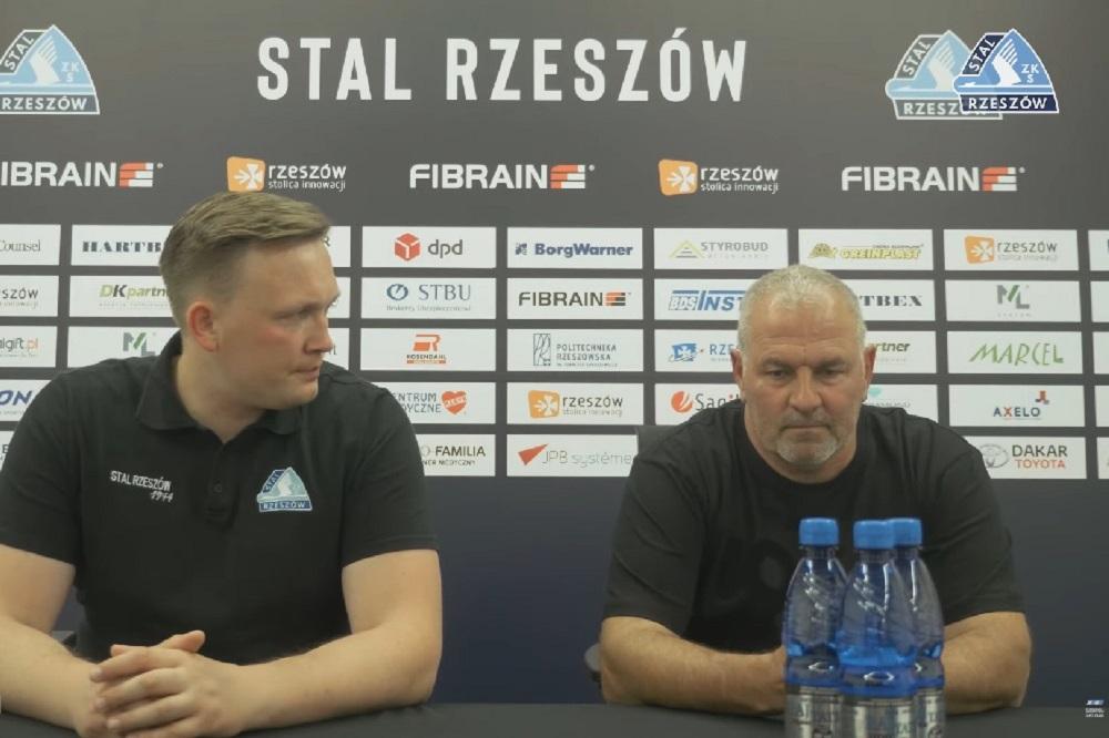 Tym razem to Krzysztof Łętocha wziął udział w konferencji prasowej po meczu Stali Rzeszów z Podbeskidziem Bielsko-Biała. (fot. Stal Rzeszów)