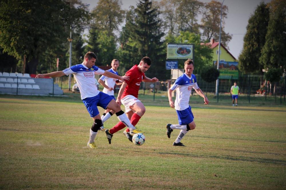 Stal Nowa Dęba w niebiesko-białych strojach (fot. Natalia Styś / archiwum)