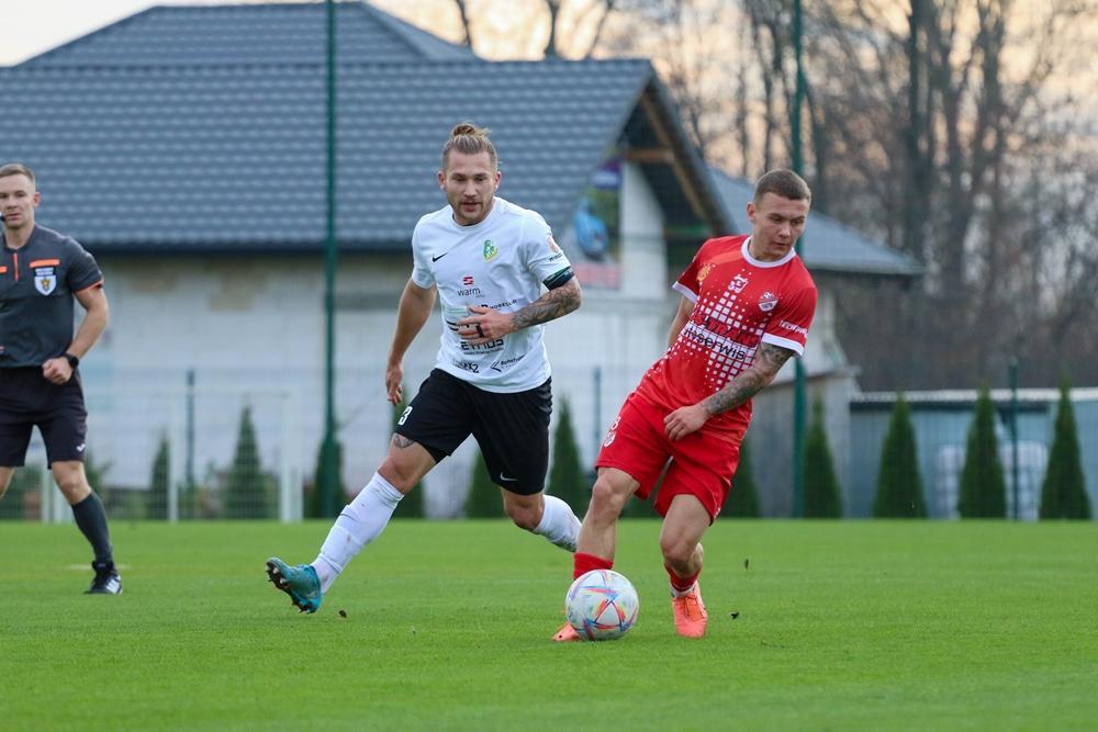 KS Wiązownica w czerwonych strojach (fot. Karolina Hołownia / archiwum)