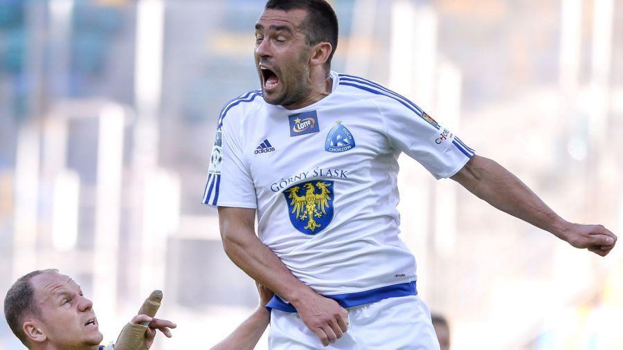 Łukasz Surma walczy o utrzymanie w 3 lidze gr. IV z Sołą Oświęcim. (fot. Ruch Chorzów)