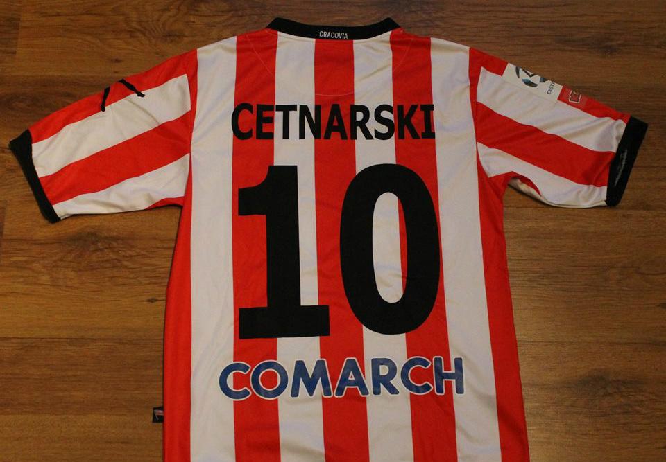 Koszulka przekazana przez Mateusza Cetnarskiego (fot. facebook.com/kolbuszowianka1948)