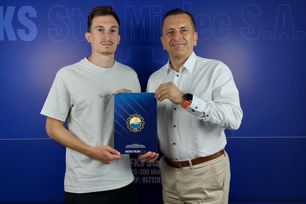 Matija Kavcic będzie miał za zadanie zastąpić Krystiana Getingera! (fot. Stal Mielec)