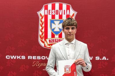 Piotr Matusek z profesjonalnym kontraktem w Resovii.  (fot. Resovia)