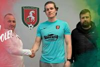 Michał Żebrakowski (na zdjęciu w środku) wzmocnił KS Zaczernie (fot. facebook.com/kszaczernie)