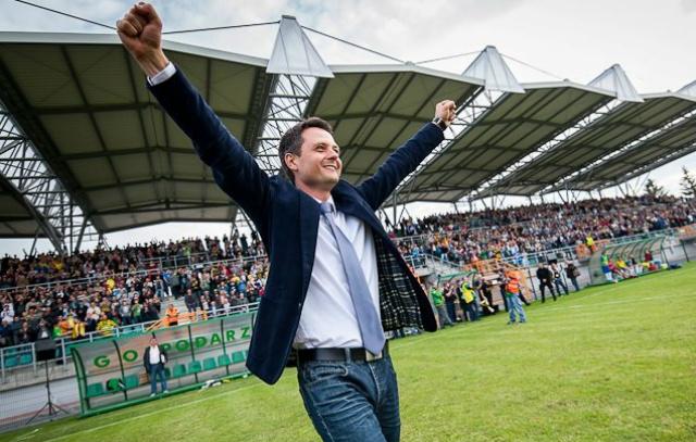 Michał Szymczak kiedyś wprowadził Siarką Tarnobrzeg do 2 ligi. W nadchodzącym sezonie będzie trenerem JKS-u Jarosław (fot. Paweł Żak / sportowytarnobrzeg.blox.pl)