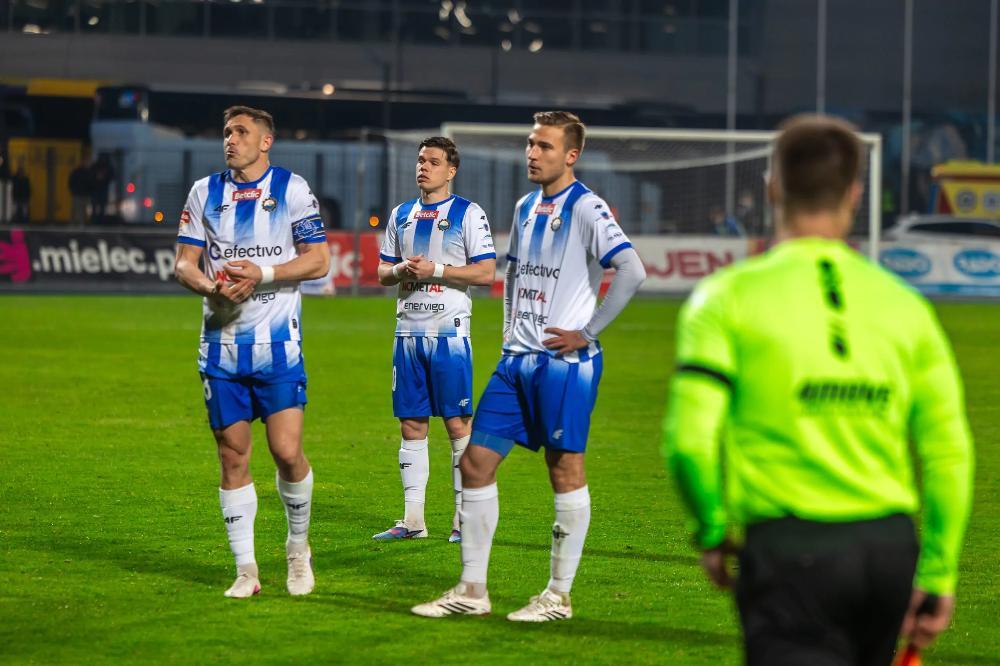 Stal Mielec przegrała na wyjeździe z Chrobrym Głogów (fot. FKS Stal Mielec)