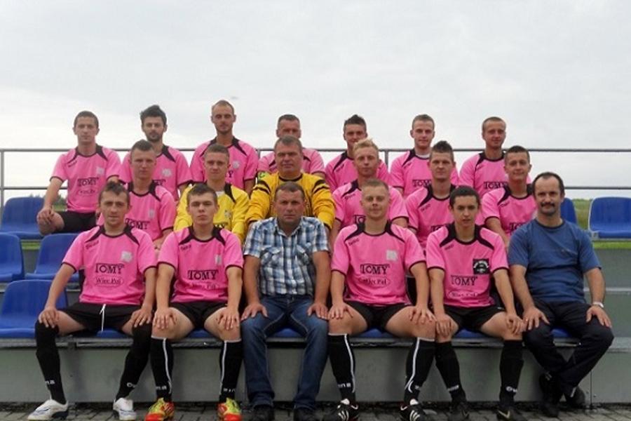 Do drużyny Novi Nosówka dołączył Mariusz Madera. Będzie grającym trenerem (fot. novi.futbolowo.pl)